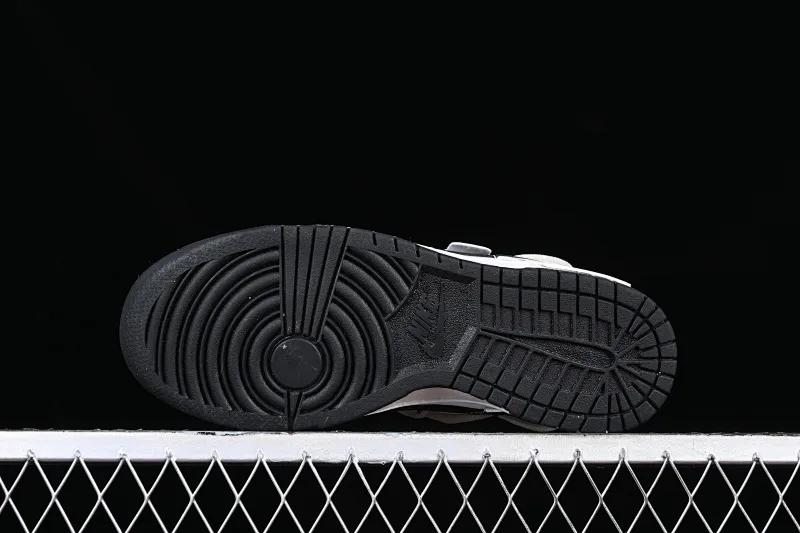 All Categories Nk SB Dunk Series Nk SB Dunk Low Low-top sneakers Customized large box Nk Dunk Low DaVinci custom Robinson SB strappy low-top casual sneakers CW1590-100